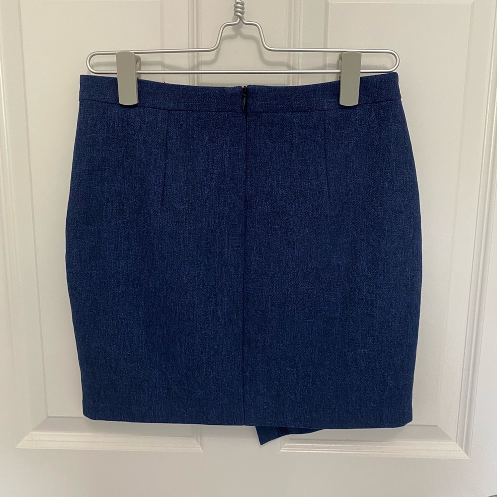 Blue asymmetric mini skirt. - Picture 2 of 3